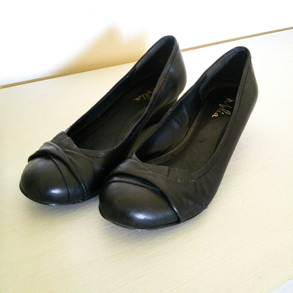 Black Wedge Shoes | Low Heel - Picture 3 of 6